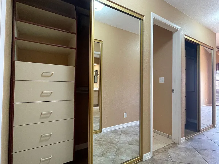 375 London Bridge Rd #39 — Photo 40