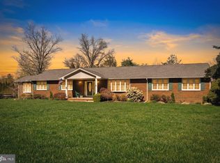 6 Stanley Dr, Robbinsville, NJ