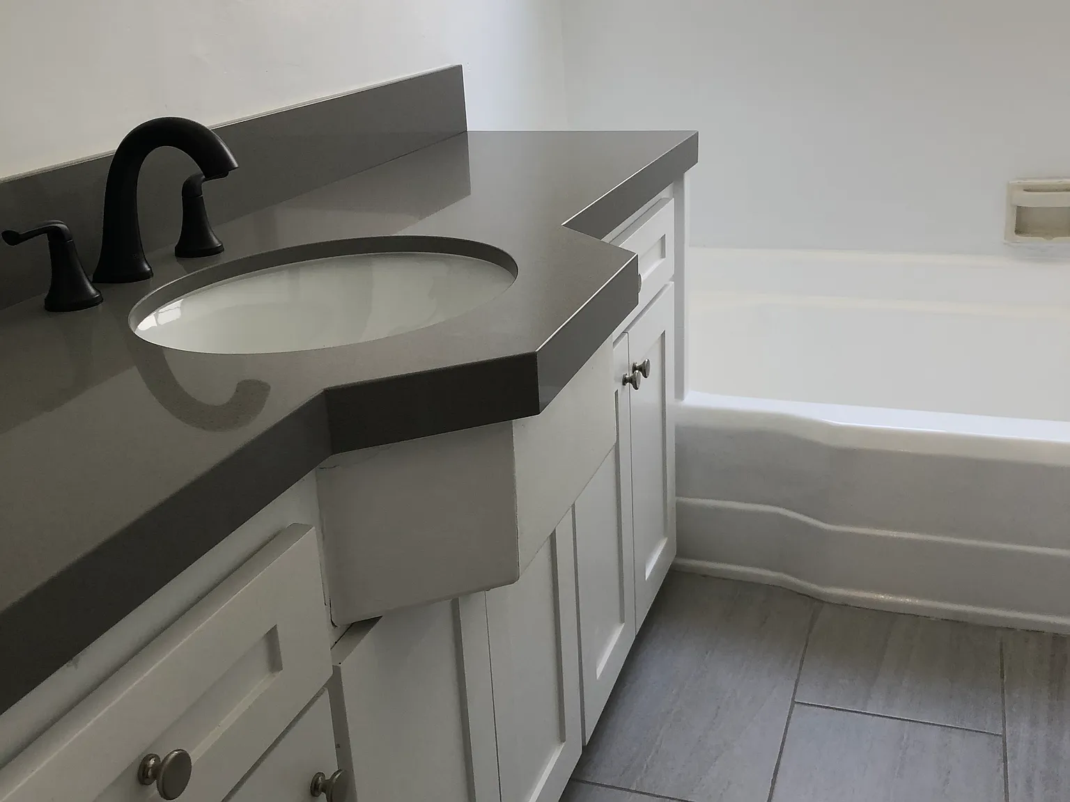 1 bed, 750 sqft, $2,050 — Photo 3