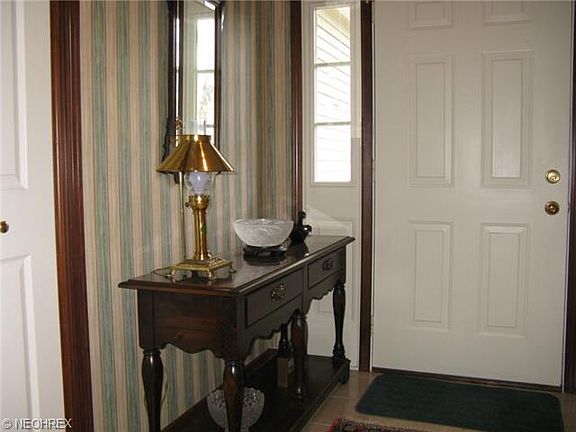 5th image of 30 Greystone #B