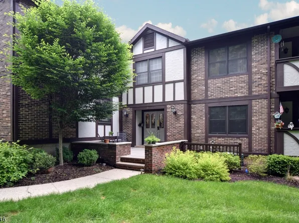 21 Heritage Dr #F, Chatham, NJ 07928