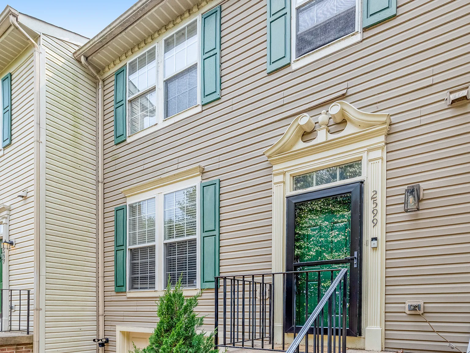 2599 Grayton Ln — Photo 2