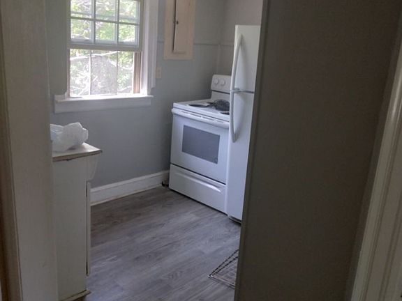 3rd image of 204 Tunstall Ave APT 5