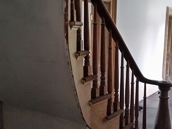 3rd image of 380 W Columbus St