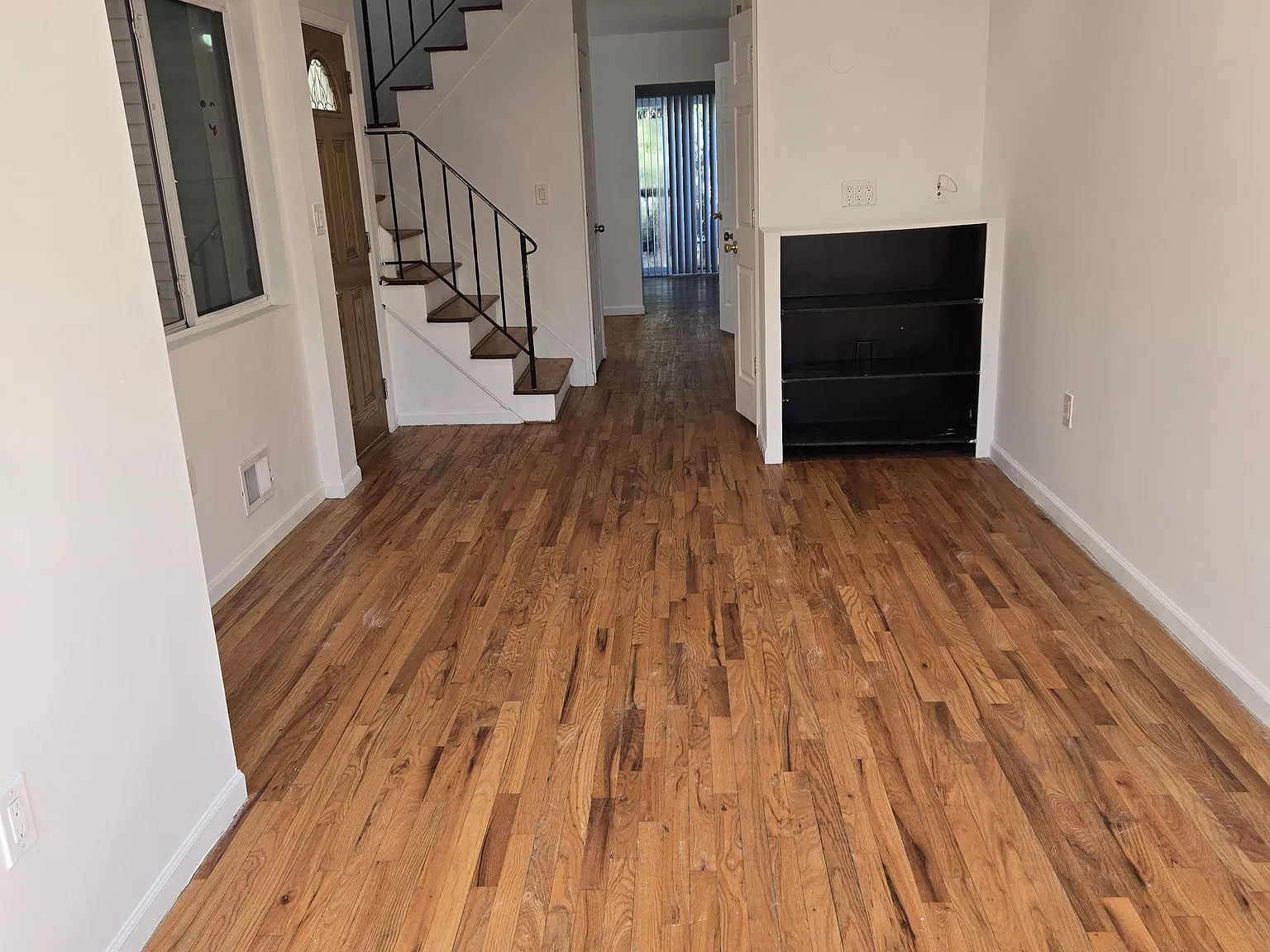 3 bed, 1850 sqft, $3,550 — Photo 3