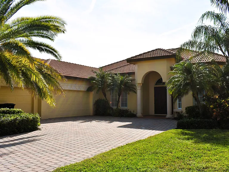 895 SW Grand Reserves Blvd — Photo 35