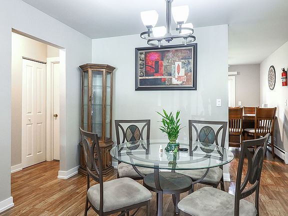 4th image of 514 Brookside Dr