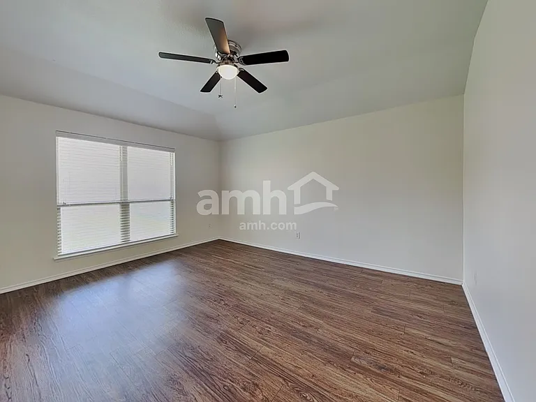 1000 Churchill Dr — Photo 8