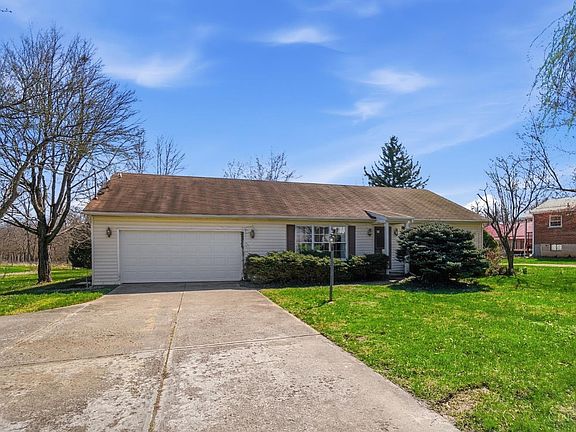 3rd image of 4954 Beechwood Rd