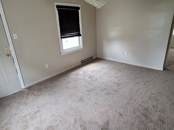 3rd image of 6236 Kenilworth St