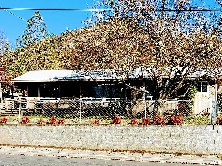NE Foothill Blvd — Photo 8