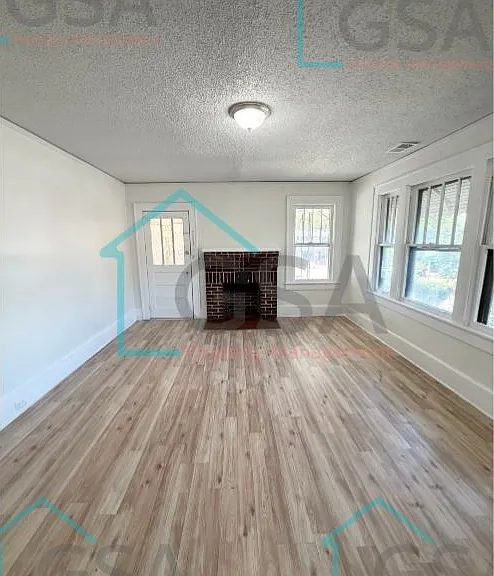 19 Watson Ave — Photo 2