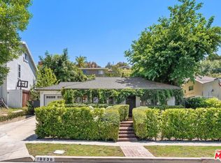 18236 Rosita St, Tarzana, CA 91356