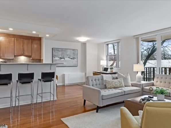 530 Valley Rd, Montclair Twp., NJ 07043