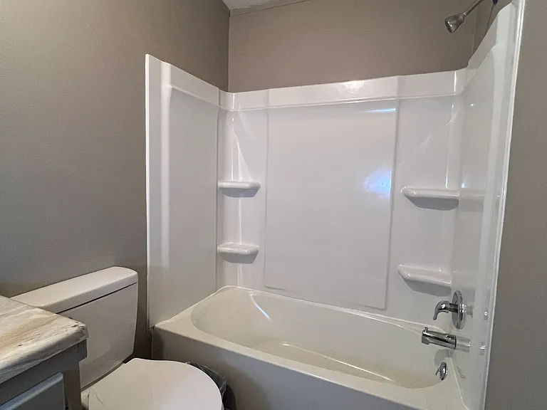 410 N Franklin Ave — Photo 6