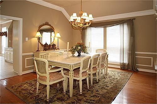 4th image of 820 Doral Dr