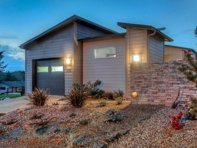 600 SW Green Dr, Waldport, OR, 97394