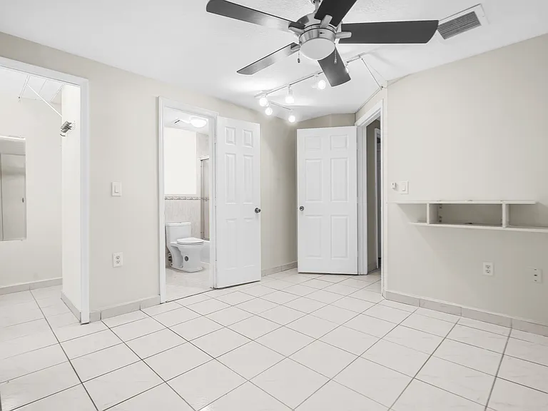 9 E 4th St #101 — Photo 24