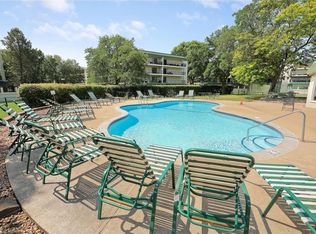 10411 Cedar Lake Rd APT 213, Minnetonka, MN 55305