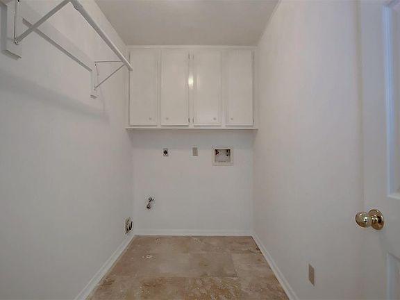 5th image of 1307 Newport Dr