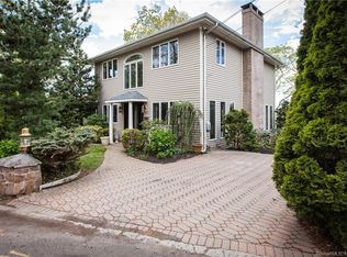 62 Riverview Ave, Branford, CT 06405