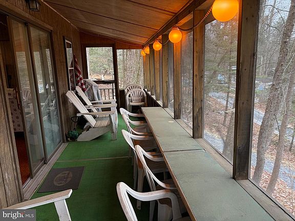 5th image of 292 Mountain Dr