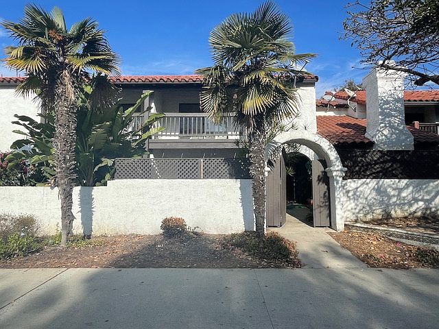 1st image of 5 Mission Plaza Dr