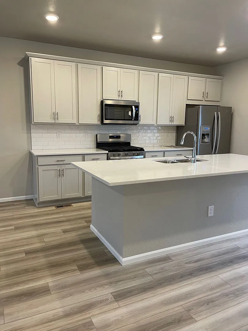 3 Bed/3.5 Bath Townhome in Broomfield — Photo 3