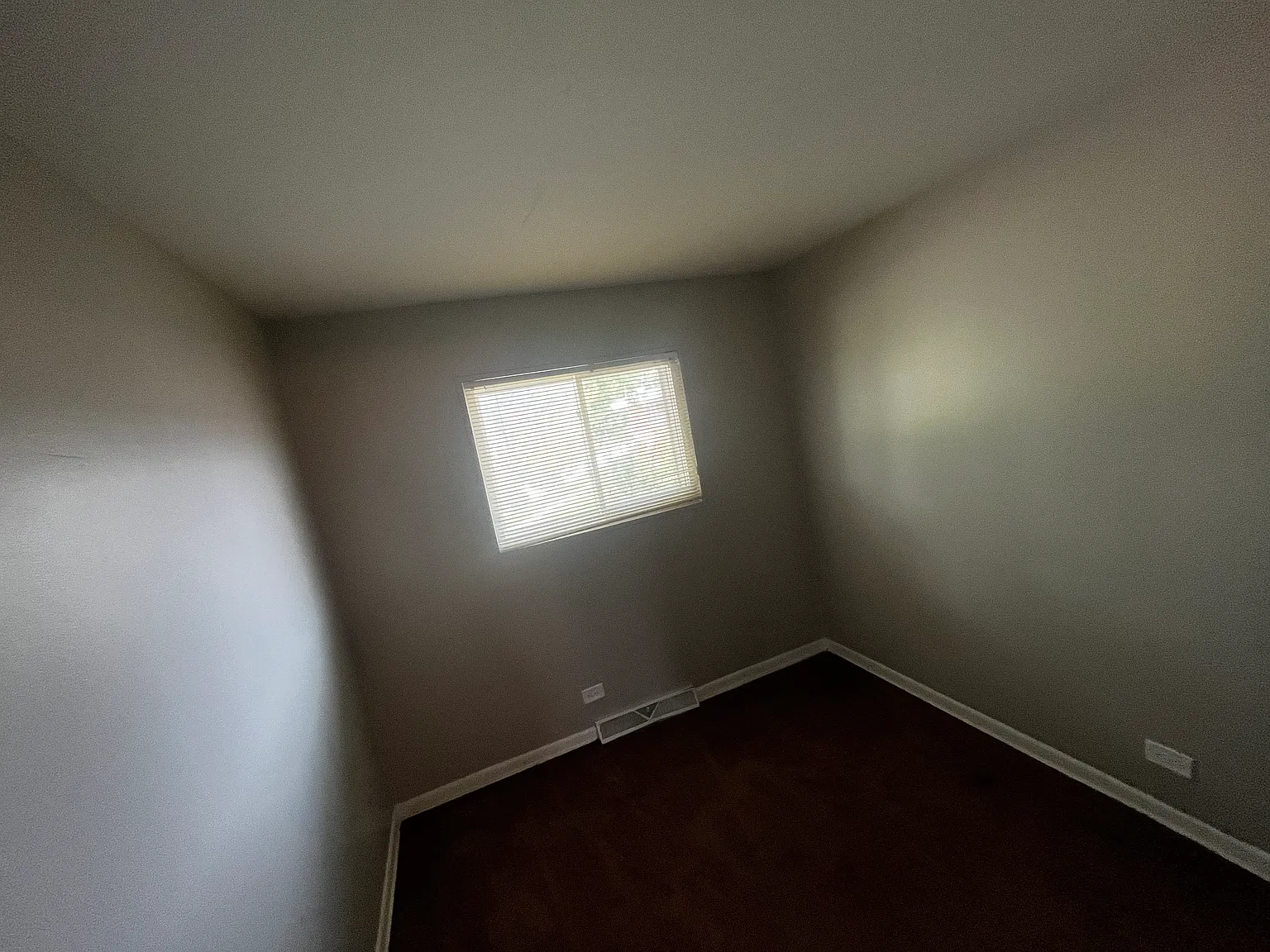 3 bed, 1.5 bath, 1300 sqft, $2,300 — Photo 4