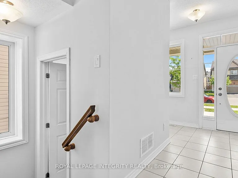 163 Cranesbill Rd — Photo 2