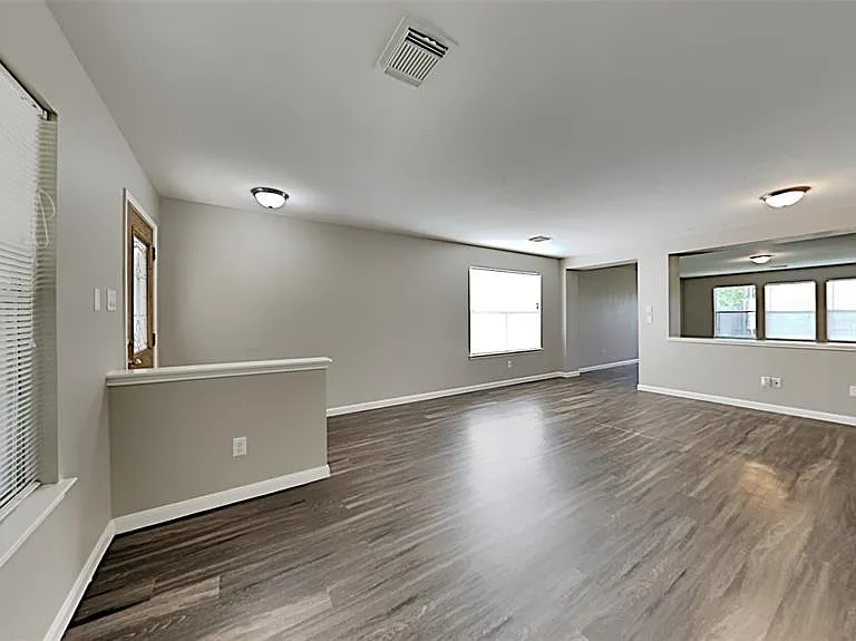15406 Lynford Crest Dr — Photo 2