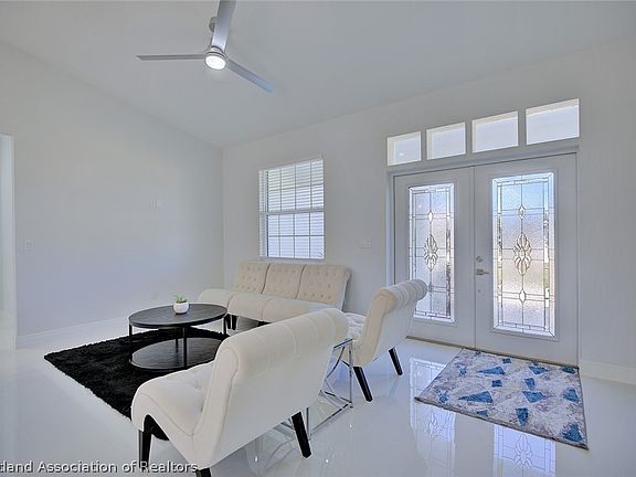 5th image of 159 Bougainvillea St NE