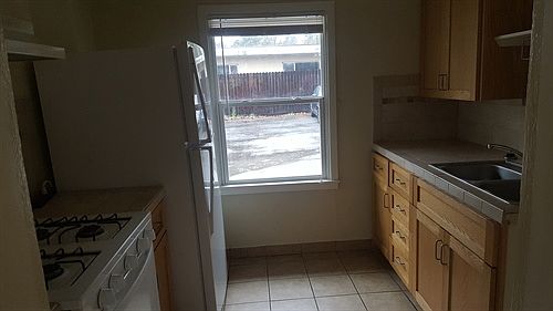 4th image of 13961 Lakeshore Dr #2