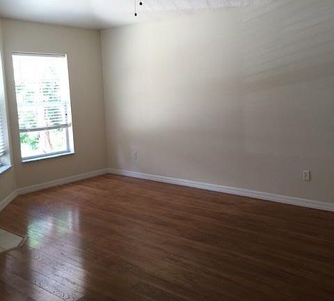 3rd image of 5143 Isabelle Ave