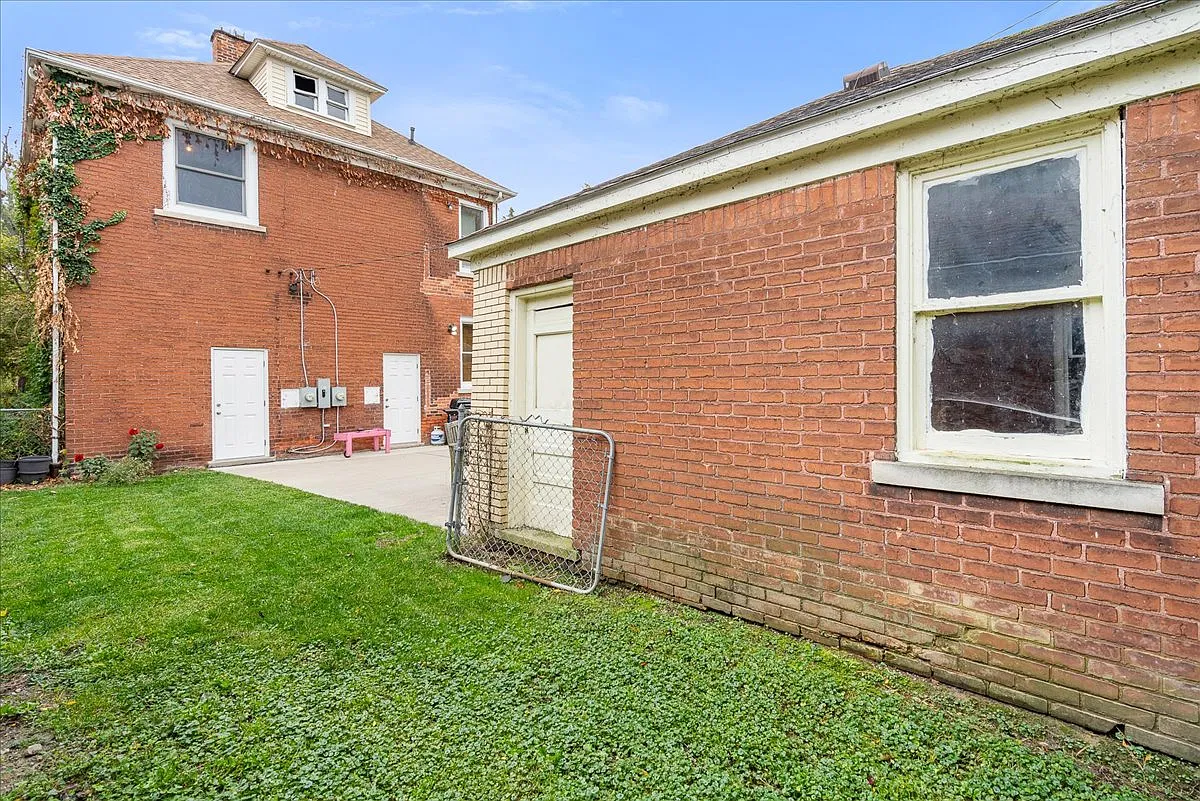 3 bed, 1400 sqft, $1,800 — Photo 4