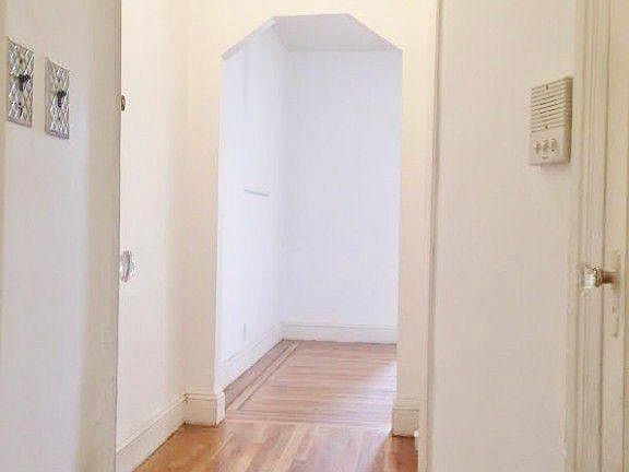 5th image of 225 Sullivan St APT E3