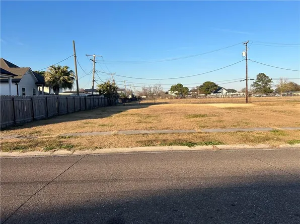 7509 Patricia St, Arabi, LA 70032