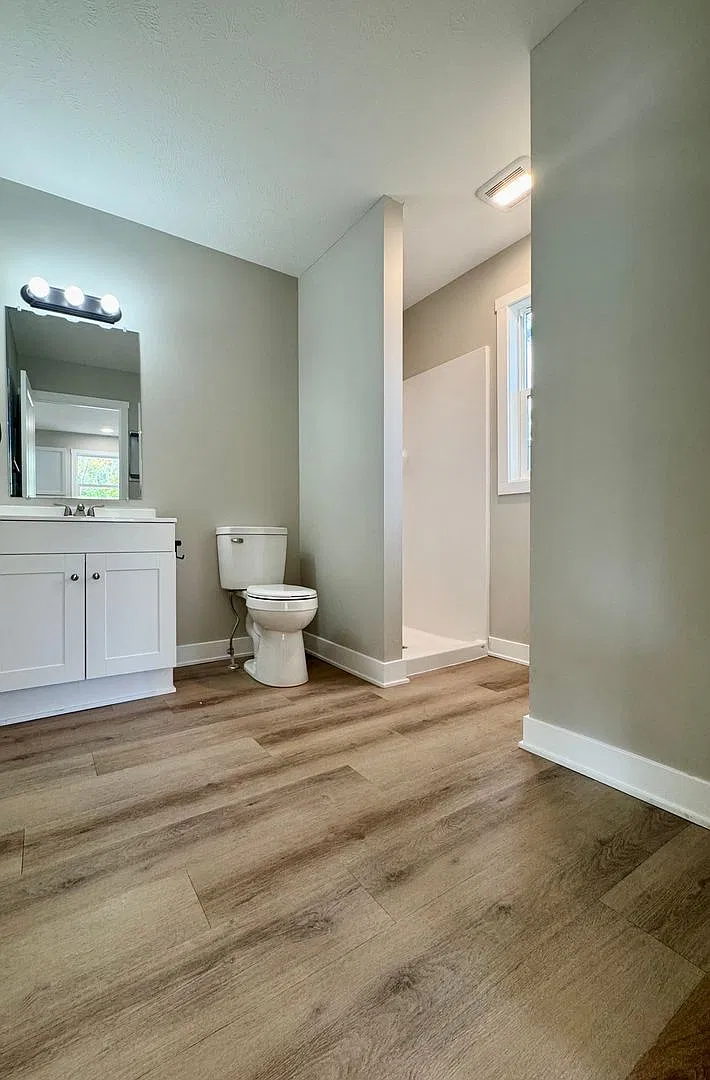 629 Amity Ave — Photo 4