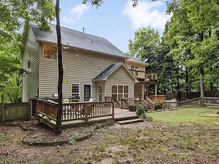 2804 Colmar Ln — Photo 13