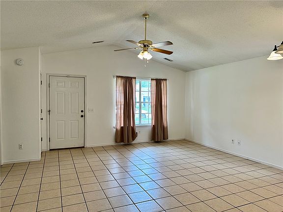 4th image of 208 SE 16th St