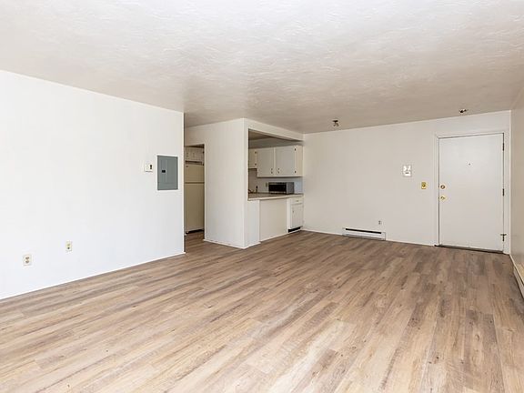 4th image of 976 Plain St #51