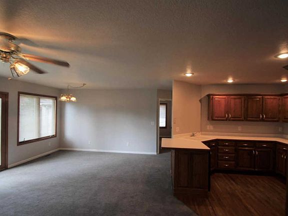 2nd image of 104 W Briarbrook Ln