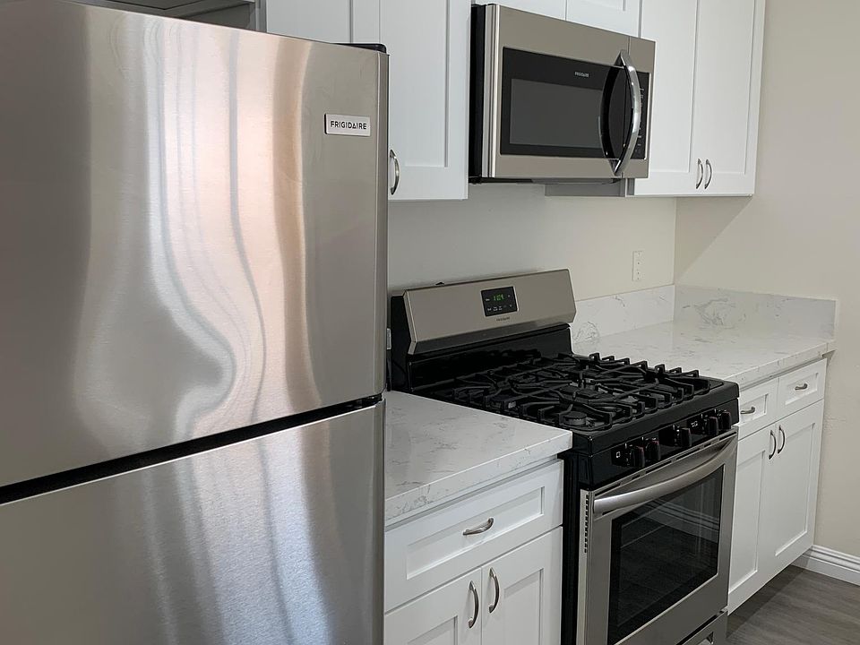1st image of 5423 Harold Way #103