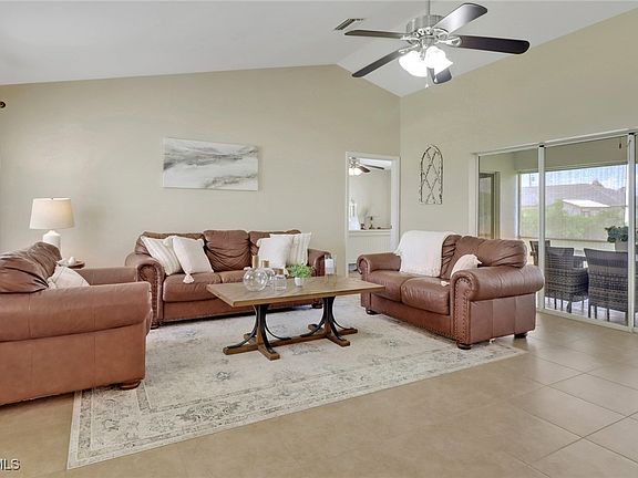 4th image of 2223 SW 16th Ter
