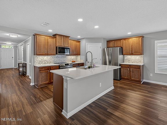 4th image of 3652 SUMMIT OAKS Drive