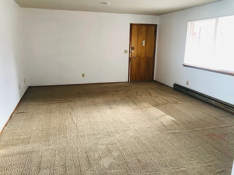 3821 S Thompson Ave — Photo 6