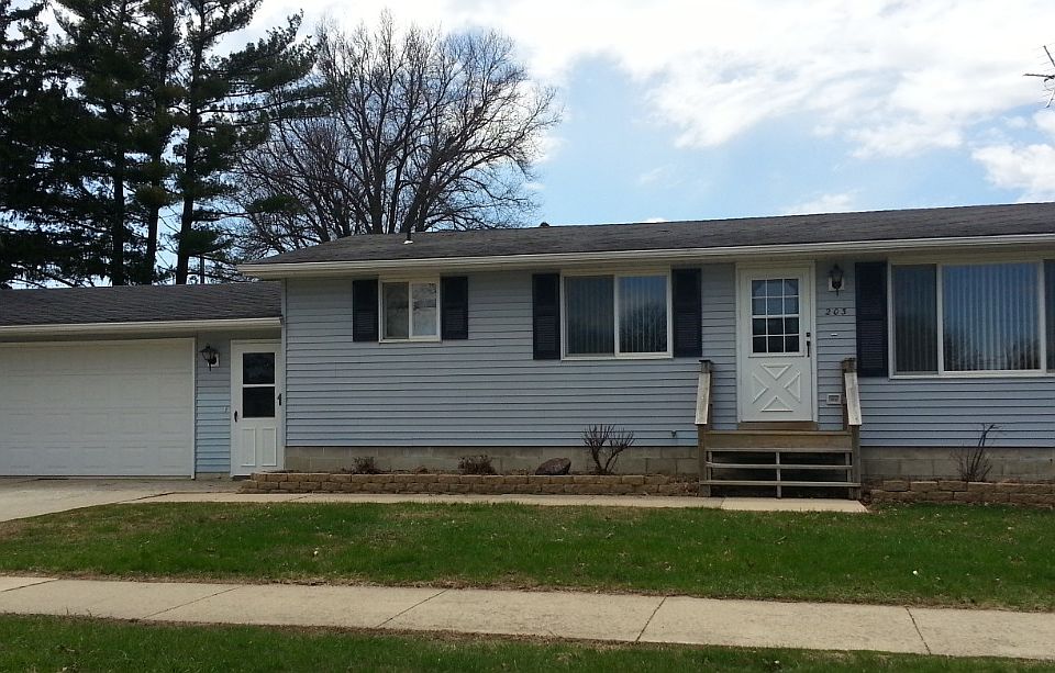 1st image of 203 S Broadway Ave