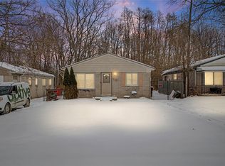 21046 Wakedon St, Southfield, MI 48033