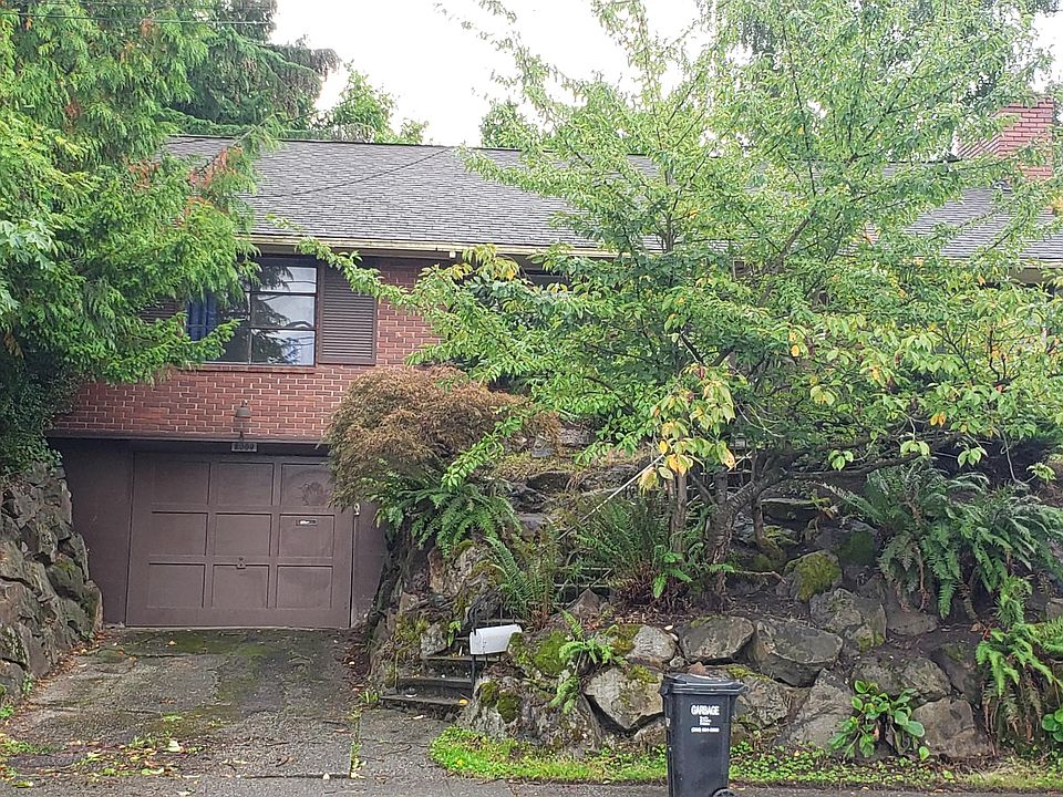 Front of house, secluded from street