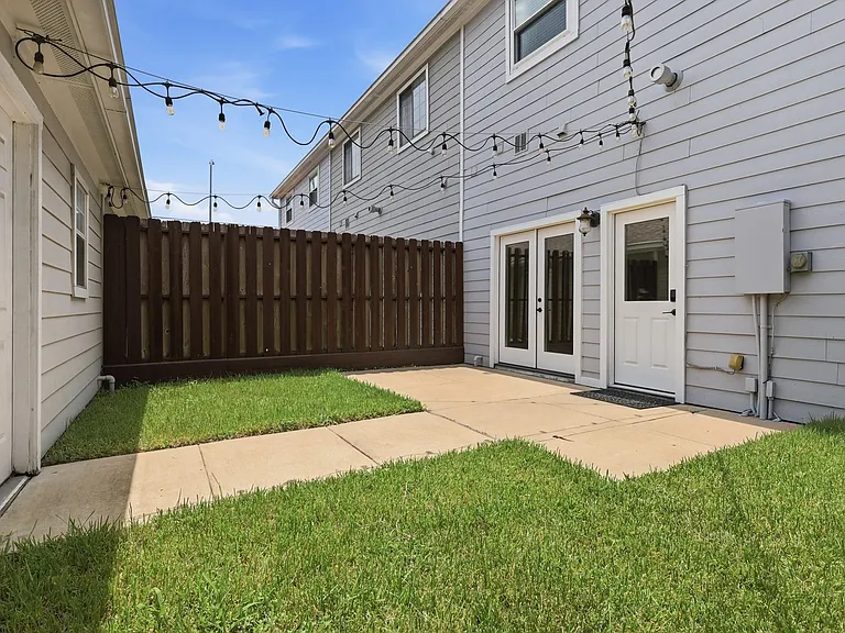 9419 Stonehouse Ln — Photo 20